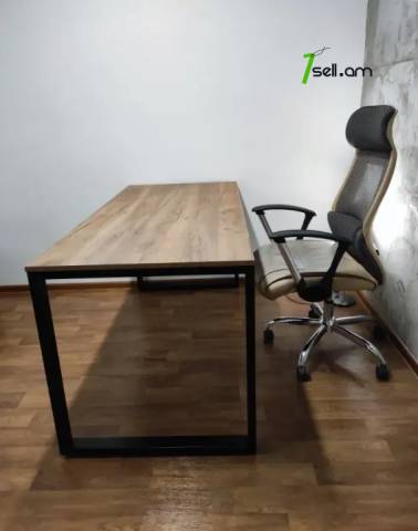 Լոֆթ համակարգչային սեղան