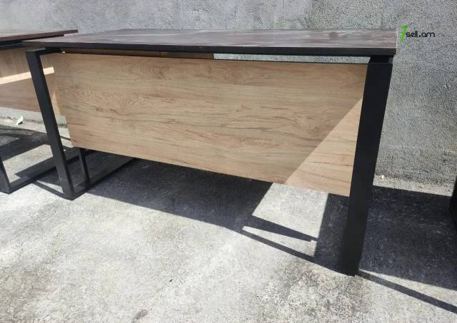 Լոֆթ ոճի գրասեղան մետաղական