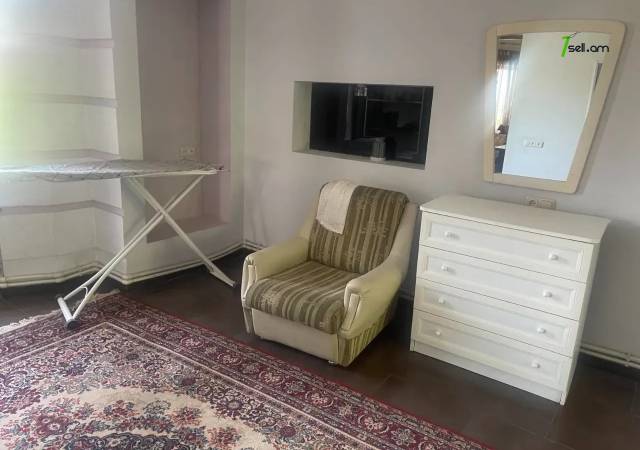 3 սենյականոց բնակարան Մխիթար Հերացի փողոցում, 64 քմ, նախավերջին հարկ, կապիտալ վերանորոգված