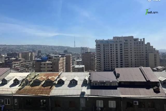 2 սենյականոց բնակարան Դերենիկ Դեմիրճյանի փողոցում, 40 քմ, 7/10 հարկ, կապիտալ վերանորոգված