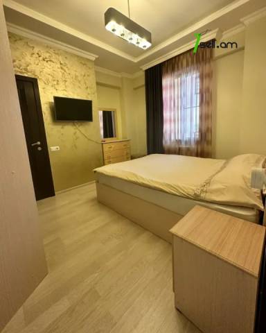 3 սենյականոց բնակարան նորակառույց շենքում Չարենցի փողոցում, 90 ք.մ., 2 սանհանգույց, բարձր առաստաղներ