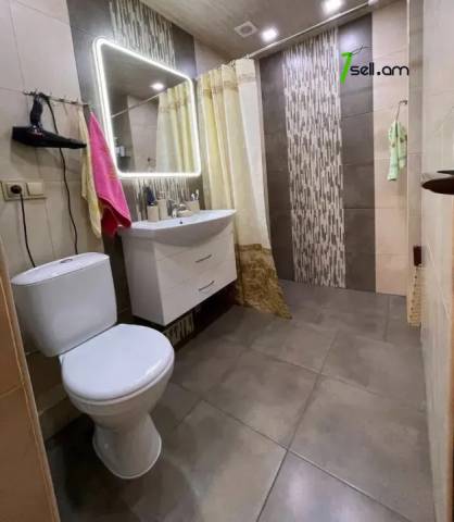 2 սենյականոց բնակարան Կոմիտասի պողոտայում, 62 ք.մ., 4/9 հարկ, դիզայներական ոճով վերանորոգված