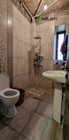 Երեք հարկանի քարե տուն Պտղնիում, 1300 ք.մ., 3+ սանհանգույց, եվրովերանորոգված