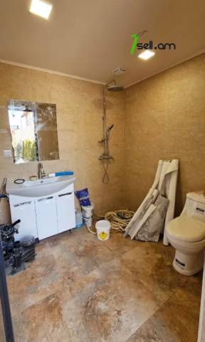 Մեկ հարկանի քարե տուն Սամվել Գևորգյան փողոցում Դավիթաշենում, 505 ք.մ., 3+ սանհանգույց