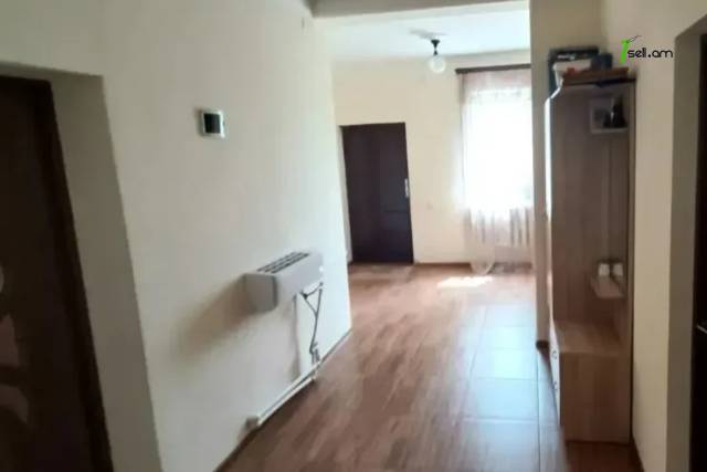 Մեկ հարկանի քարե տուն 1-ին փողոցում Ջրվեժում, 134 ք.մ., կապիտալ վերանորոգված