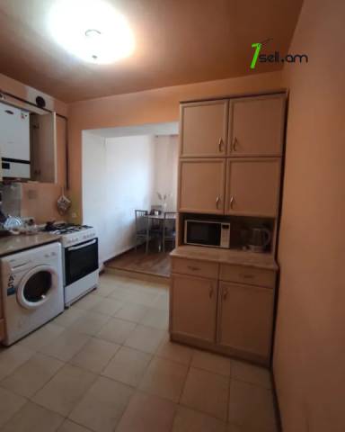 2 սենյականոց բնակարան Կոմիտասի պողոտայում, 45 ք.մ., կոսմետիկ վերանորոգում, քարե շենք