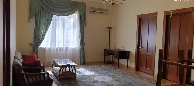 Երկու հարկանի քարե տուն Գաջեգործների փողոցում Էրեբունիում, 120 քմ, կապիտալ վերանորոգված