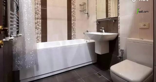 4 սենյականոց բնակարան նորակառույց շենքում Արամի փողոցում, 121 ք.մ., 2 սանհանգույց, բարձր առաստաղներ