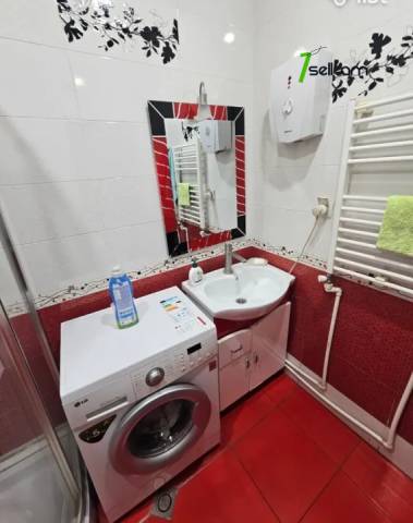 Երկու հարկանի տուն Ֆուչիկի փողոցում Աջափնյակում, 106 քմ, 2 սանհանգույց, կապիտալ վերանորոգված