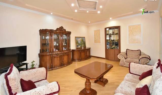 4 սենյականոց բնակարան Էրեբունու փողոցում, 104 ք.մ., 3/5 հարկ, բարձր առաստաղներ