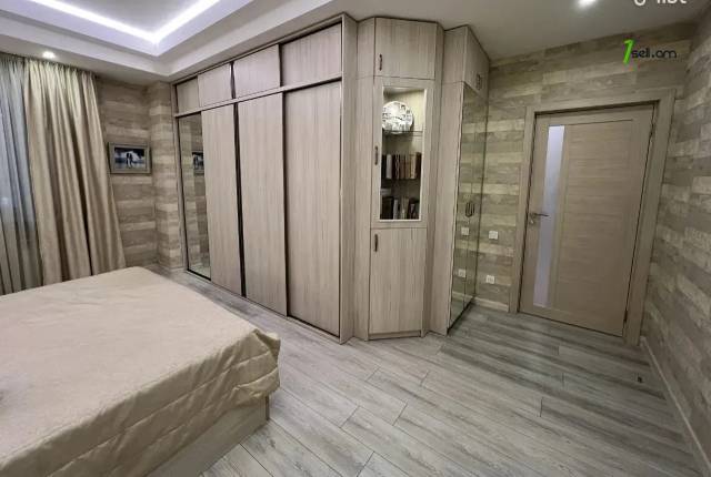 4 սենյականոց բնակարան նորակառույց շենքում Ադոնցի փողոցում, 120 ք.մ., 2 սանհանգույց, բարձր առաստաղներ