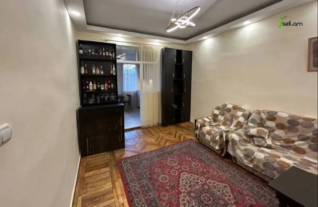 2 սենյականոց բնակարան Նար-Դոսի փողոցում, 38 քմ, նախավերջին հարկ, բարձր առաստաղներ