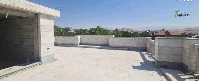 Երկու հարկանի տուն Ավանում, 240 ք.մ., 3+ սանհանգույց