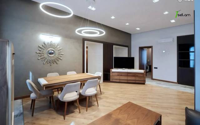 3 սենյականոց բնակարան Ազատության պողոտայում, 110 քմ, 2 սանհանգույց, բարձր առաստաղներ