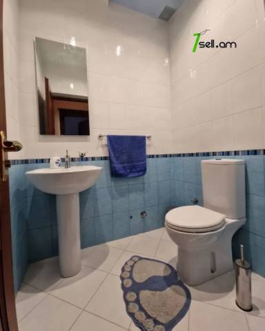 Երկու հարկանի քարե տուն Մոլդովական փողոցում Նոր Նորքում, 1300 ք.մ., 3+ սանհանգույց, եվրովերանորոգված