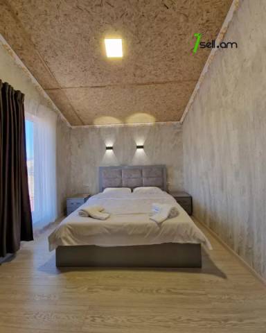 Երկու հարկանի քարե տուն 1-ին փողոցում Բյուրեղավանում, 700 քմ, 3+ սանհանգույց, կապիտալ վերանորոգված