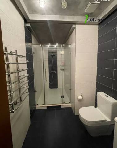 Երեք հարկանի տուն Արաբկիր 51-րդ փողոցում Արաբկիրում, 580 ք.մ., 3+ սանհանգույց