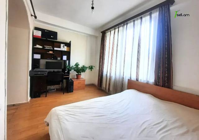 3 սենյականոց բնակարան Սարյանի փողոցում, 80 քմ, նախավերջին հարկ, կոսմետիկ վերանորոգում, քարե շենք