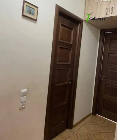 4 սենյականոց բնակարան Դավիթ Անհաղթի փողոցում, 107 քմ, նախավերջին հարկ, կապիտալ վերանորոգված