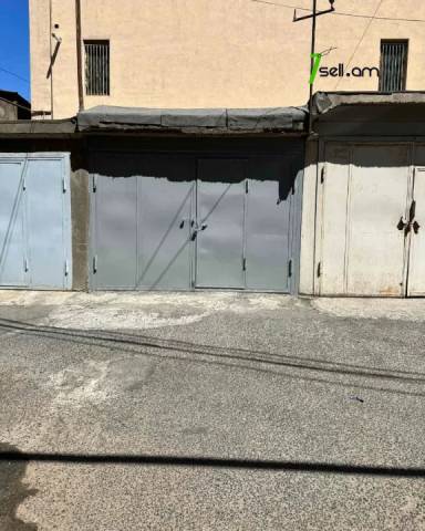 3 սենյականոց բնակարան Ռոստովյան փողոցում, 75 քմ, նախավերջին հարկ, եվրովերանորոգված