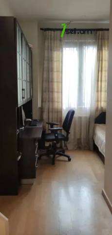 3 սենյականոց բնակարան Աբովյան փողոցում, 86 ք.մ., նախավերջին հարկ, բարձր առաստաղներ
