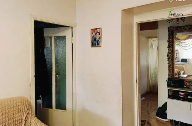 3 սենյականոց բնակարան Նելսոն Ստեփանյան փողոցում, 76 ք.մ., մի քանի պատշգամբ, կոսմետիկ վերանորոգում