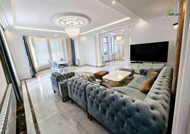 Երկու հարկանի քարե տուն Գարեգին Հովսեփյանի փողոցում Նորք Մարաշում, 950 քմ, 3+ սանհանգույց