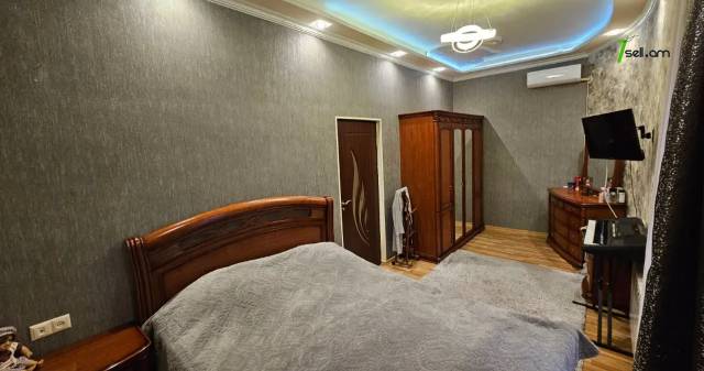 Երկու հարկանի քարե թաունհաուզ, Նորաշեն թաղամաս Աջափնյակում, 260 ք.մ., 2 սանհանգույց