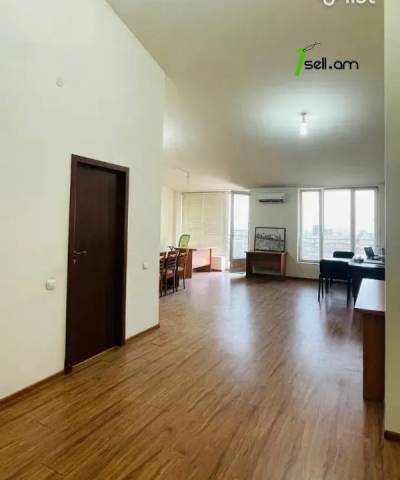 3 սենյականոց բնակարան նորակառույց շենքում Անտառային փողոցում, 108 ք.մ., բարձր առաստաղներ