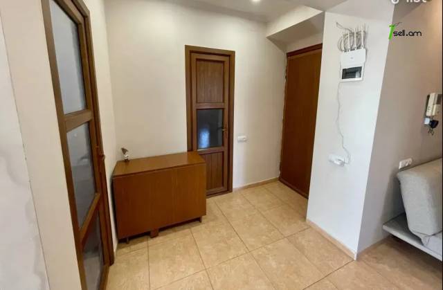 3 սենյականոց բնակարան Պետրոս Դուրյանի 1-ին փողոցում, 87 քմ, եվրովերանորոգված