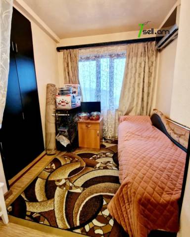 1 սենյականոց բնակարան Նանսենի փողոցում, 44 ք.մ., 3/5 հարկ, կապիտալ վերանորոգված, քարե շենք