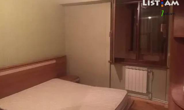 2 սենյականոց բնակարան Վաղարշ Վաղարշյան փողոցում, 58 ք.մ., 2 սանհանգույց, նախավերջին հարկ, քարե շենք