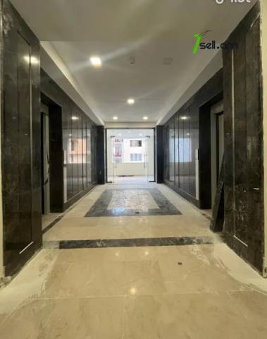 3 սենյականոց բնակարան Փավստոս Բուզանդի փողոցում, 105 ք.մ., 4/15 հարկ, 2 սանհանգույց