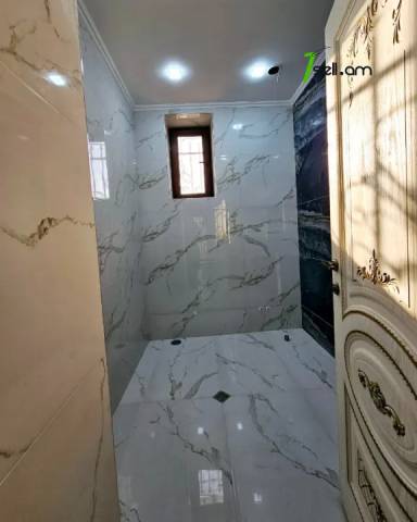 Երկու հարկանի քարե տուն, Գ-1 թաղամաս Աջափնյակում, 1080 ք.մ., 3+ սանհանգույց, կապիտալ վերանորոգված