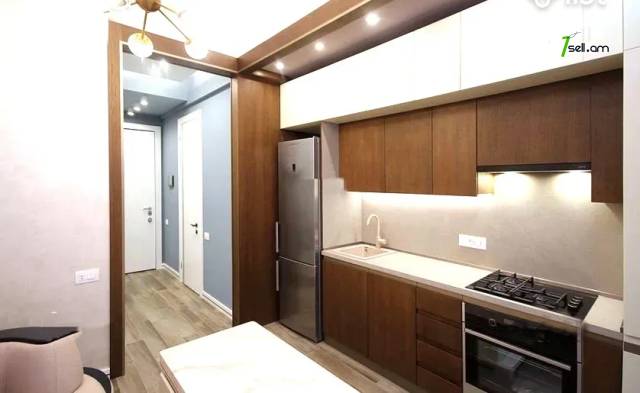 2 սենյականոց բնակարան Միքայել Նալբանդյանի փողոցում, 36 քմ, բարձր առաստաղներ, կապիտալ վերանորոգված