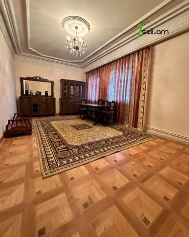 Մեկ հարկանի քարե տուն Ազատության պողոտայում Արաբկիրում, 150 ք.մ., կապիտալ վերանորոգված