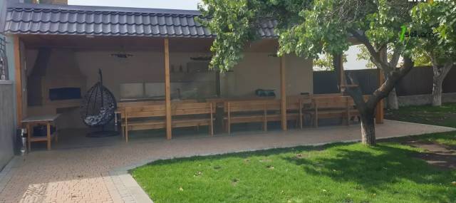 Երկու հարկանի քարե տուն Արաբկիրում, 1100 ք.մ., մասնակի վերանորոգում