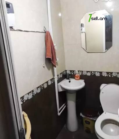 5 սենյականոց բնակարան Էրեբունիում, 84 ք.մ., 2 սանհանգույց, մի քանի պատշգամբ, կապիտալ վերանորոգված