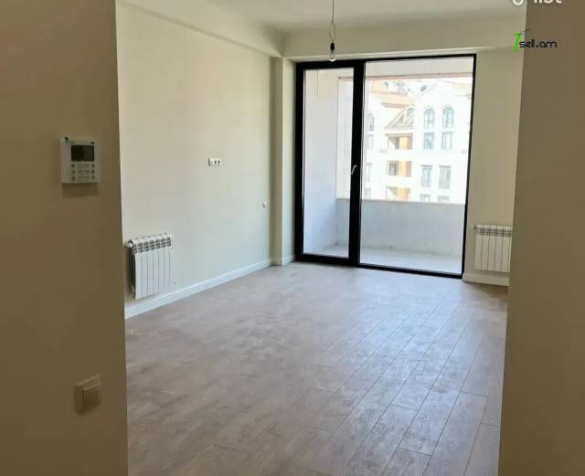 2 սենյականոց բնակարան նորակառույց շենքում Գևորգ Էմինի փողոցում, 62 ք.մ., բարձր առաստաղներ