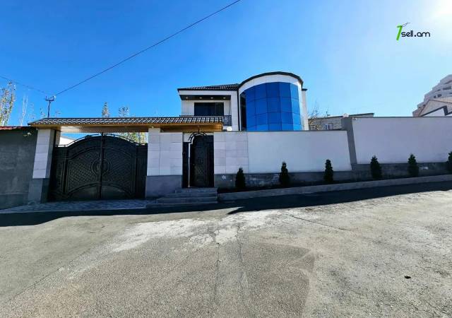 Երկու հարկանի քարե տուն Գարեգին Հովսեփյանի փողոցում Նորք Մարաշում, 950 քմ, 3+ սանհանգույց