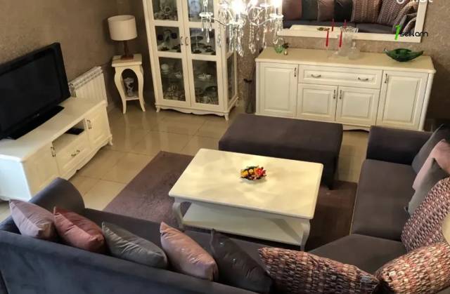 4 սենյականոց բնակարան Մաշտոցի պողոտայում, 135 ք.մ., 2 սանհանգույց, կապիտալ վերանորոգված, քարե շենք