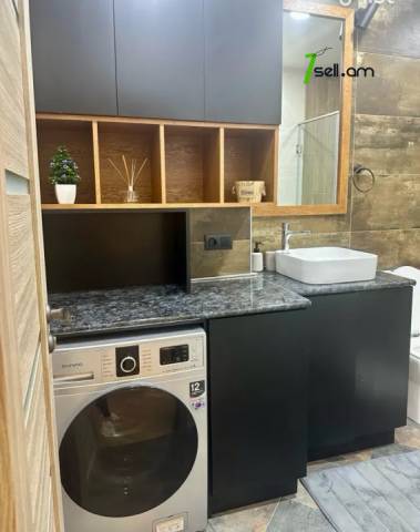 2 սենյականոց բնակարան նորակառույց շենքում Արամի փողոցում, 65 քմ, 10/16 հարկ, բարձր առաստաղներ