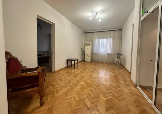 Երկու հարկանի քարե տուն Դավիթ Բեկի փողոցում Էրեբունիում, 250 քմ, 3+ սանհանգույց, եվրովերանորոգված