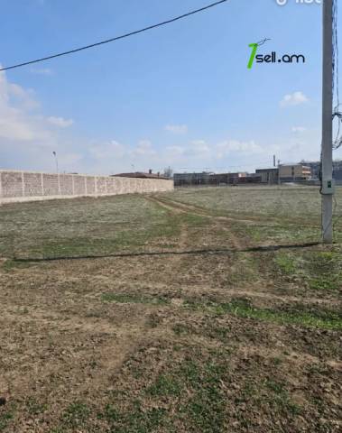 Հողատարածք բնակելի շինությունների համար Եղվարդում, 400 քմ