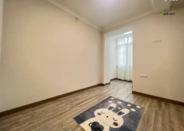 3 սենյականոց բնակարան Տերյան փողոցում, 90 ք.մ., բարձր առաստաղներ, նախավերջին հարկ