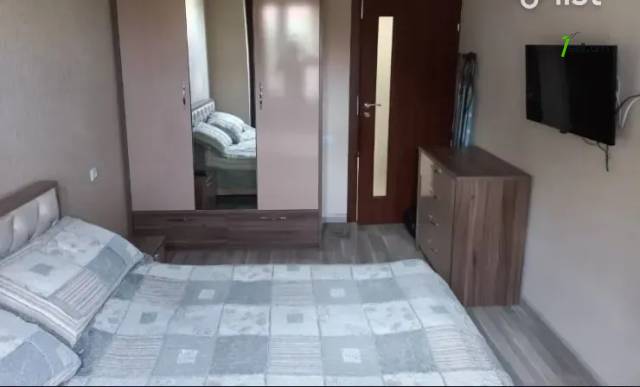 4 սենյականոց բնակարան Թումանյան փողոցում, 99 ք.մ., կապիտալ վերանորոգված, քարե շենք