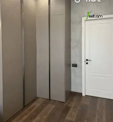 3 սենյականոց բնակարան նորակառույց շենքում Արամ Խաչատրյանի փողոցում, 118 ք.մ., 2 սանհանգույց