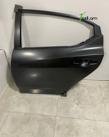 Nissan Sentra հետևի ձախ դուռ (2019-2023)