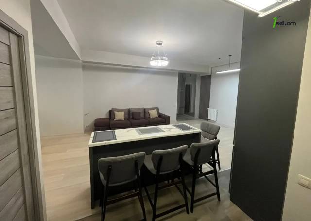 4 սենյականոց բնակարան նորակառույց շենքում Արամ Խաչատրյան փողոցում, 104 քմ, 5/13 հարկ