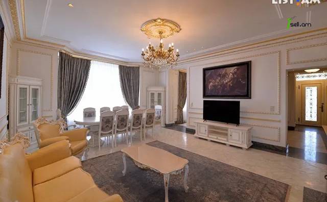 Երեք հարկանի քարե տուն Բաբայան փողոցում Արաբկիրում, 820 ք.մ., 3+ սանհանգույց, կապիտալ վերանորոգված